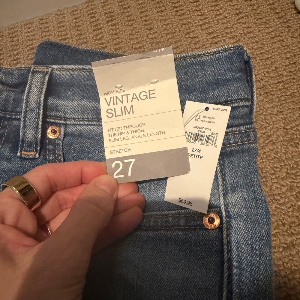 Gap High Rise Vintage Slim NWT - Picture 3 of 3